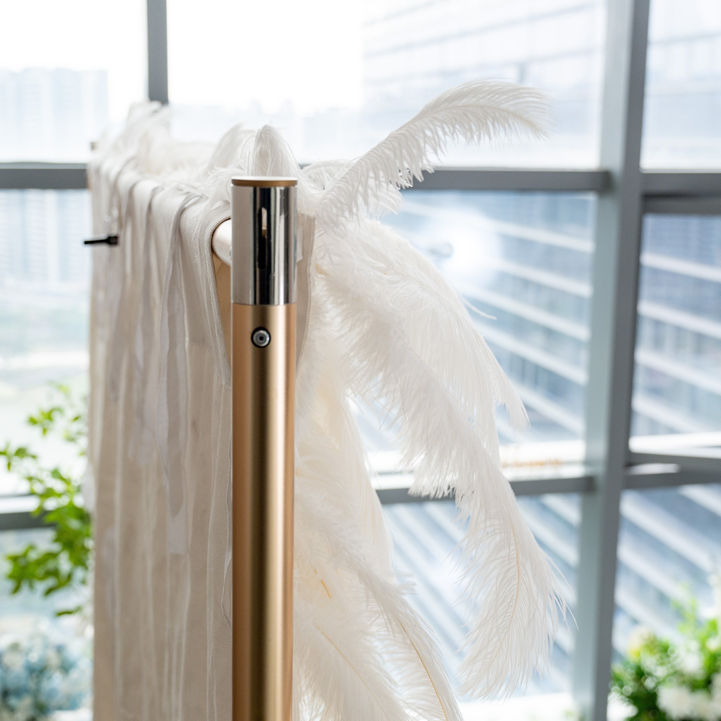 🔥[Hot sale]🔥 Artificial Floral Wall Backdrop: Celestial White Feather Dreamscape