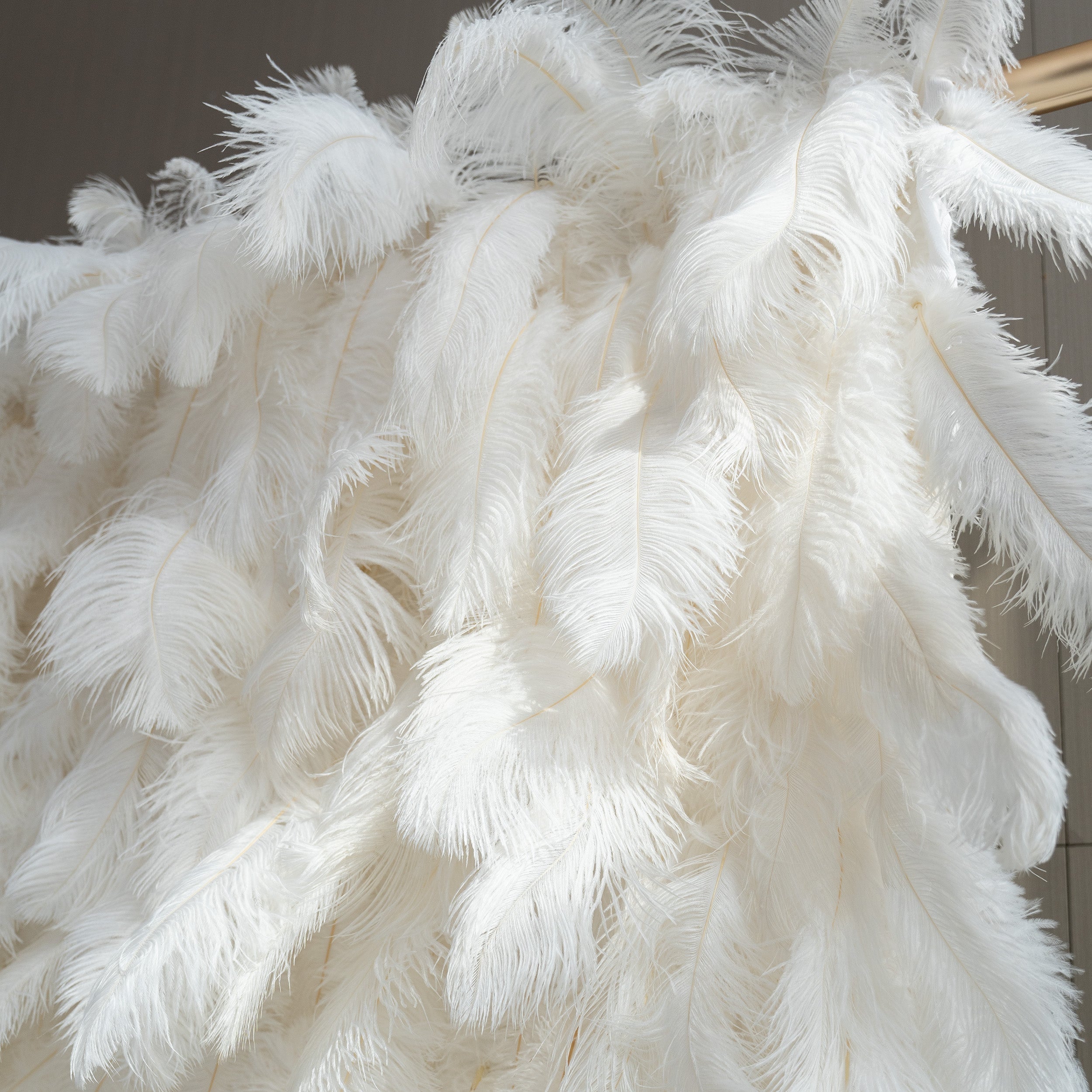 🔥[Hot sale]🔥 Artificial Floral Wall Backdrop: Celestial White Feather Dreamscape